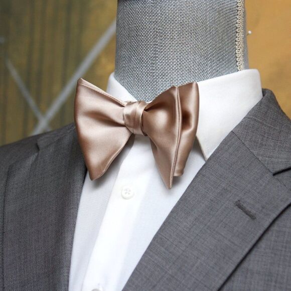 Men's bow tie Silk Charmeuse Black Self tied Small Compact Butterfly S665 - Picture 1 of 12